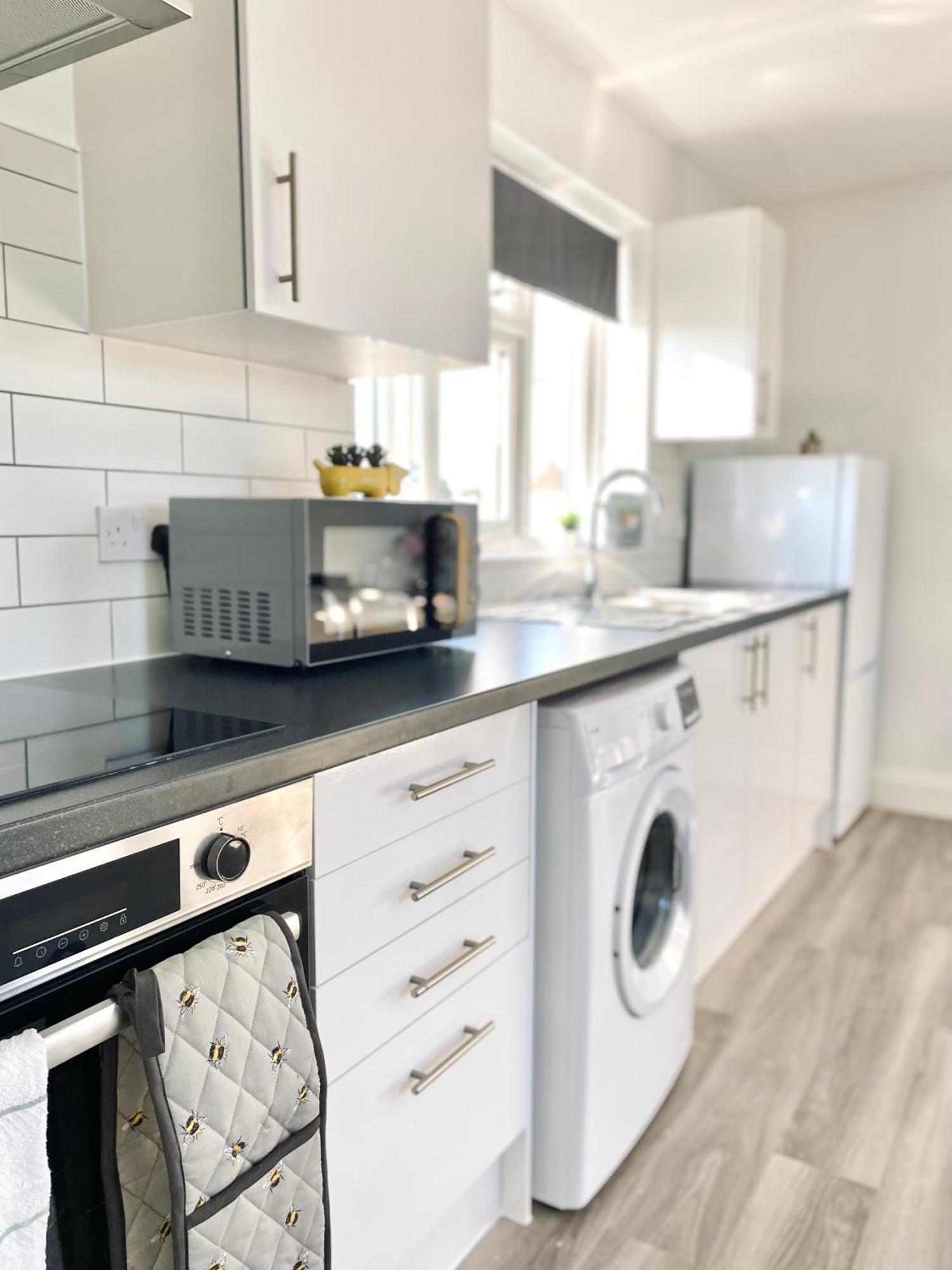 Bright Studio Loft 30Min To Central London Exterior photo